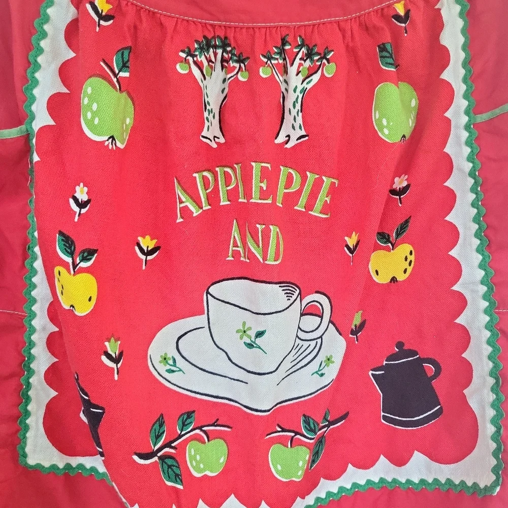 Vintage Kitschy Apple Pie & Coffee Red Kitchen 1/2 Apron